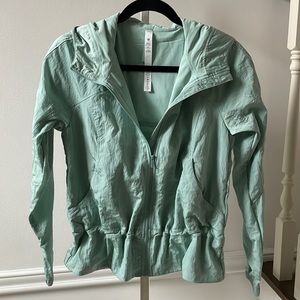 Lululemon seafoam nylon windbreaker jacket sz 2
